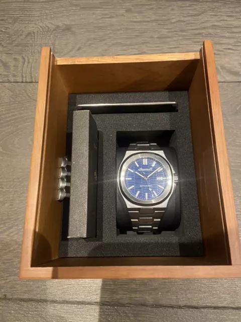 Chronograph apsley clearance