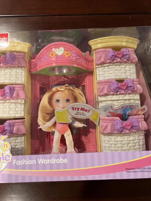 NEW Fisher-Price Snap 'N Style Fashion Wardrobe 2