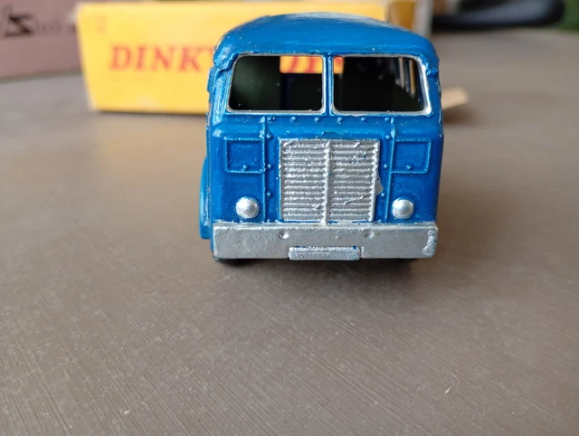 DINKY TOYS, camion militaire premiere version gravé MERCEDES - UNIMOG B