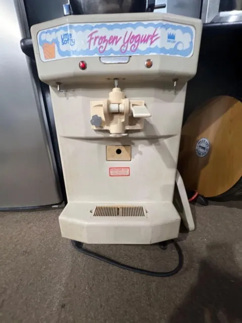 Taylor 142 Countertop 120v Little Softy Soft Serve Ice cream Yogurt Machine