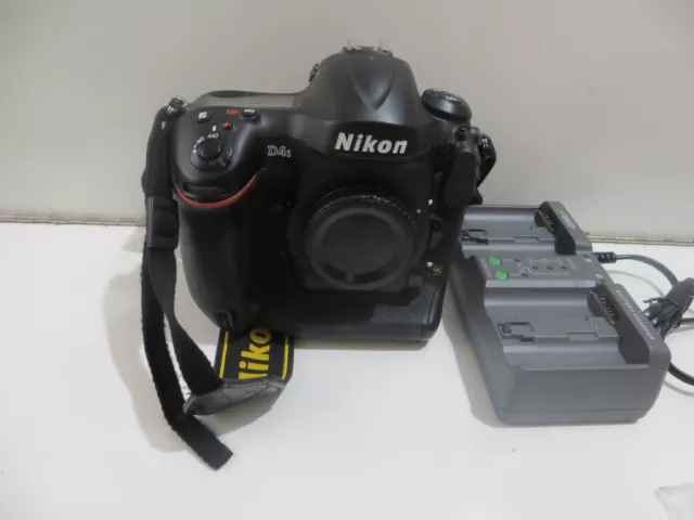 Nikon D4S DSLR 16.2MP Digital Camera (Body Only) - Shutter: 284,112
