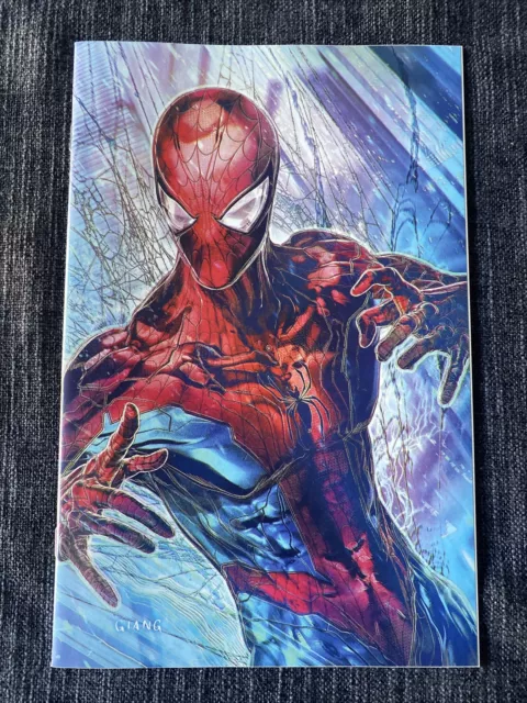 Amazing Spider-Man #21 John Giang Megacon Virgin Variant-B