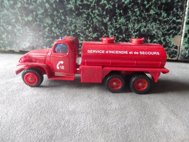 1/18 Ford V8 Citerne Pompier Providence 1938 New box Solido Prestige 8005 camion