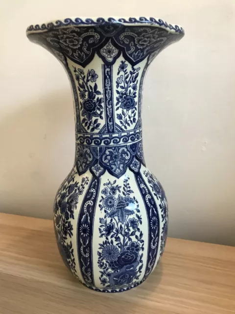 vase ancien de la manufacture de delft bleu en parfait état de 30cm de haut