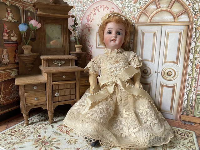 POUPEE MIGNONNETTE ANCIENNE ET VETEMENTS OLD DOLL CLOTHES CORPS COMPOSITE 1900