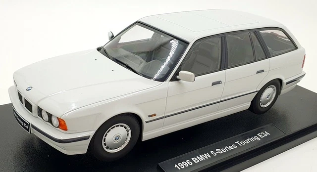 Triple 9 1/18 Scale Diecast T9-1800192 - Honda S800 - White