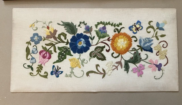 Crewel Bordado Vintage 24x12 Estilo Jacobeo Flores Coloridas Mariposa