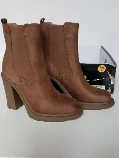 NINE WEST BROWN Camel Tan Suede Chelsea Chunky High Heel Stretch Pull ...