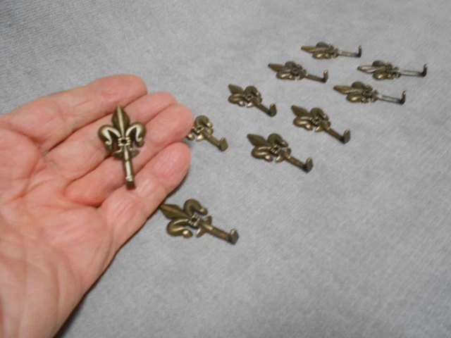 10 French Vintage  metal  tiny Hooks Hangers :  LIS pattern
