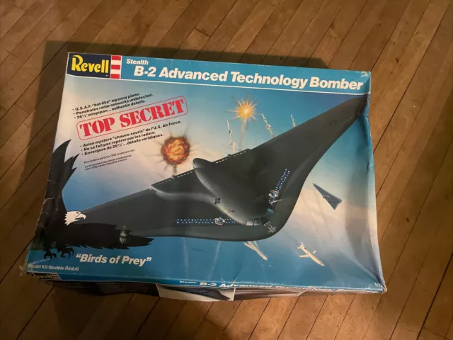 Revell 1987 Stealth B-2 Advanced Tech Bomber Model Aircraft Plane Large 1:72