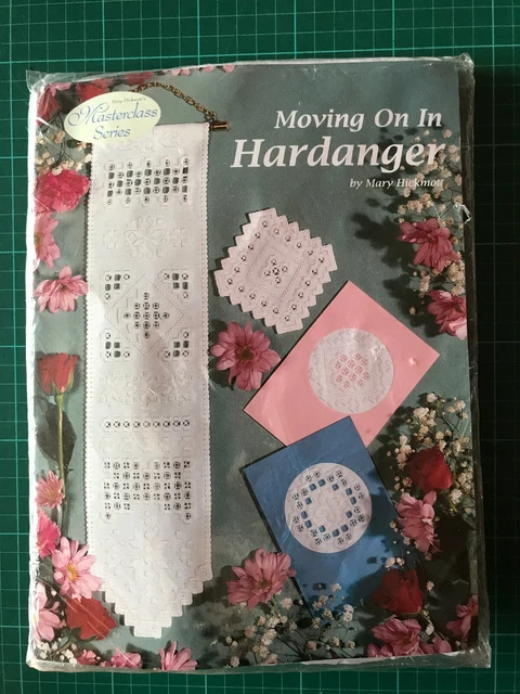 Kit de bordado y libro MOVING ON IN HARDANGER - serie Mary Hickmott Masterclass