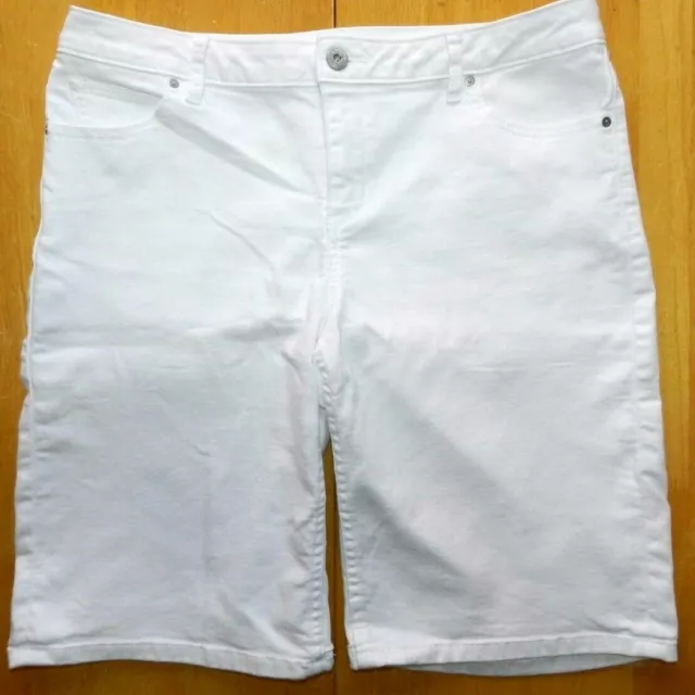 Women's SIMPLY VERA WANG shorts size 10 white stretch (ab36)