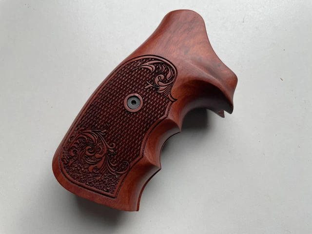 Wood Decorative Target Grips Compatible with Taurus Medium Wood Decorative Target Grips Compatible with Taurus Medium
