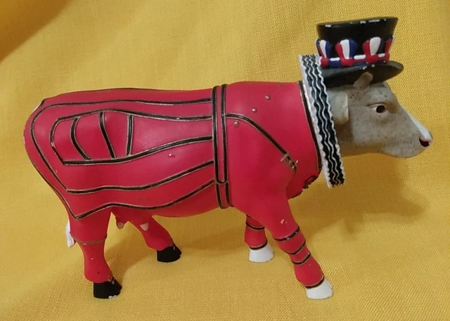 Cow Parade London Beefeater "It Ain't Natural " Collectible Figurine #7247 2002*