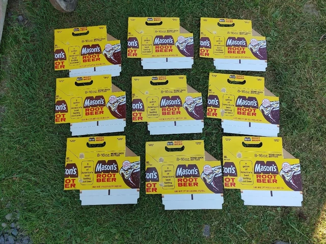 Lot Of 9 NOS Mason's Root Beer Bottle Carriers, 1970s