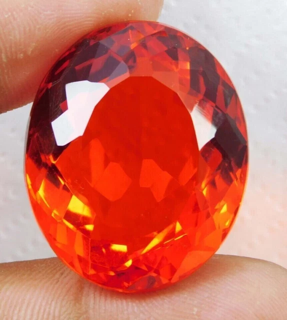 Pendentif Ovale En Topaze Impériale - Pierre De Coupe 86,20 Carats - Créée En Laboratoire
