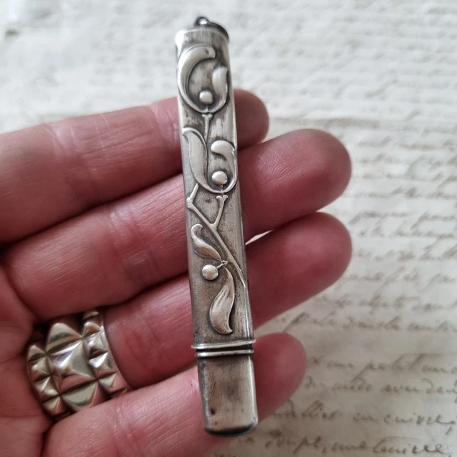 Pendentif Crayon En Argent Avec Motif De Gui - Style Art Nouveau Vers 1900 - Avec Chaîne 60cm
