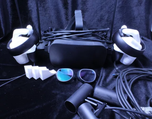 Oculus Rift komplett Packet mit 3 Sensoren, Brillenaddon und Wandhalterungen