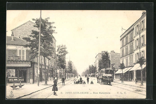 CPA Ivry-sur-Seine, Rue Nationale, vue de la rue