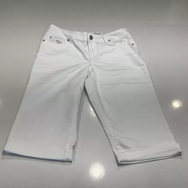 INC International Concepts  Women’s  Curvy White Capri  Jeans Sz 6