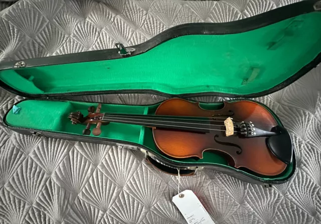 VIOLIN ANTONIUS STRADIVARIUS CREMONENSIS FACIEBAT ANNO 17 w Case