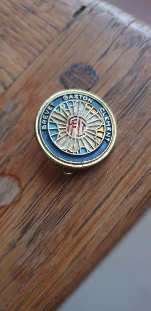 Broche Pin Émaillée Frégate Navire - Signée Augis Lyon - Occasion Bon État