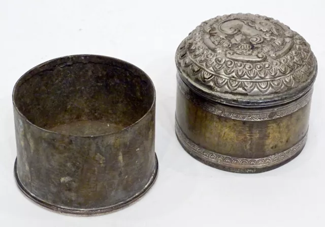 1800's Antique BURMESE Hammered REPOUSSE SILVER Burma BETEL NUT Box Canister 7