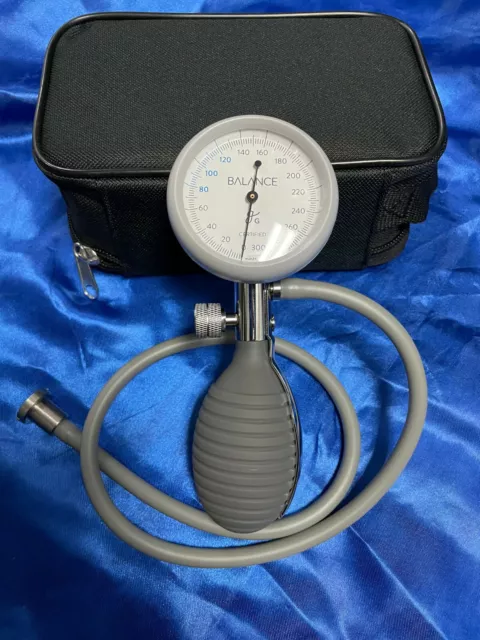 Stryker Leak Tester, Endoscope Portable Handheld Pump with Carry Case, New!!!