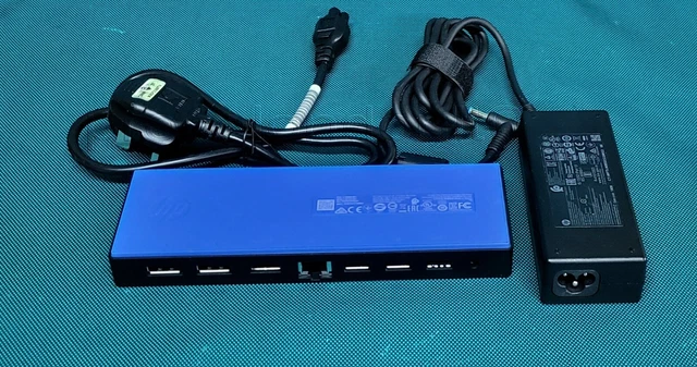 HP USB-C Docking Station G4, Triplo Display (4K), 6x USB, RJ-45 | Alimentatore non incluso HP USB-C Docking Station G4, Triplo Display (4K), 6x USB, RJ-45 | Alimentatore non incluso