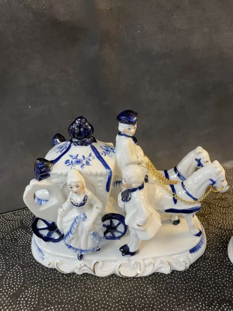 Vintage Blue And White Porcelain Bidgerton Era Horse And Carriage 3