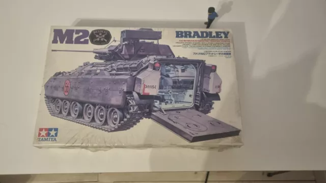 M2 Bradley Transport De Troupes Americain 1/35 Tamiya+Interieur Complet