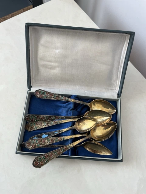 FOIE GRAS SERVICE, HORS D'OEUVRE, and CUTE sleeves are silverware