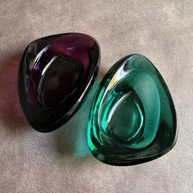 Pair Of Green & Amethyst Retro Mid Century Pressed Art Glass Ashtrays Dishes