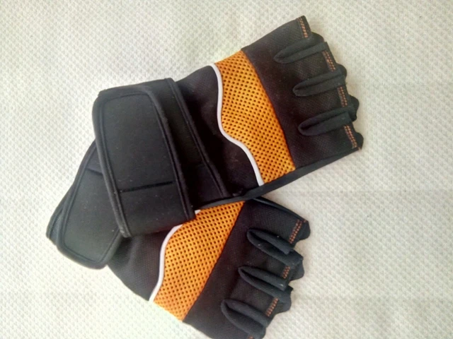 Gants d'entraînement femmes sans doigts noir et orange