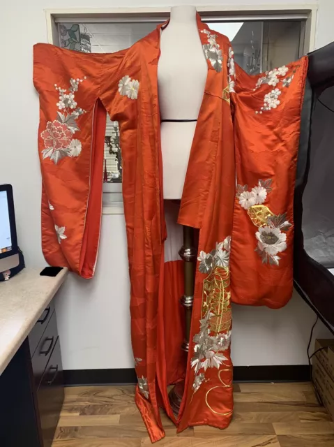 VTG 1940s Japanese Hand Made Embroidered Red Silk Uchikake Wedding Kimono - 66"L