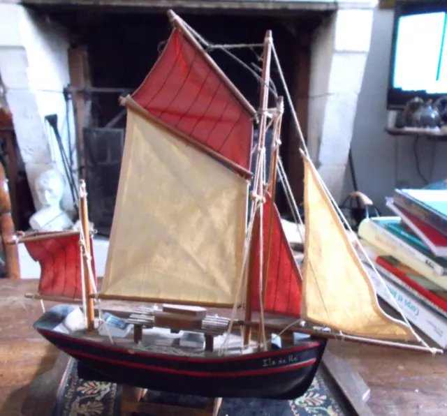 Ancienne Maquette Bateau Chalutier Pêche Bois  L=45 cm H=35 cm l=9cm