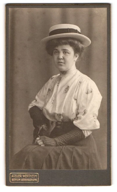 Fotografie Atelier Wertheim, Berlin, Leipzigerstrasse, Bürgerliche Dame in hübs