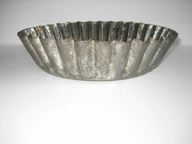 Lot De 10 Moules à Gâteaux Anciens En Métal Blanc - Décor De Noël - Fer Blanc Vintage