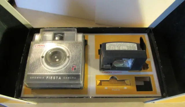 Kodak Brownie Fiesta Camera Outfit 1962 in Original Box Untested Vintage Retro