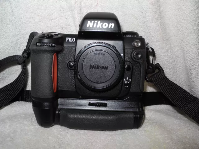 Nikon Af. F100. W/Mb - 15.
