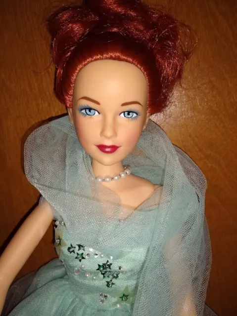 Hard to find! Brenda Starr, Rose Reporter Doll in Green Dress. 1998. Gorgeous! 2