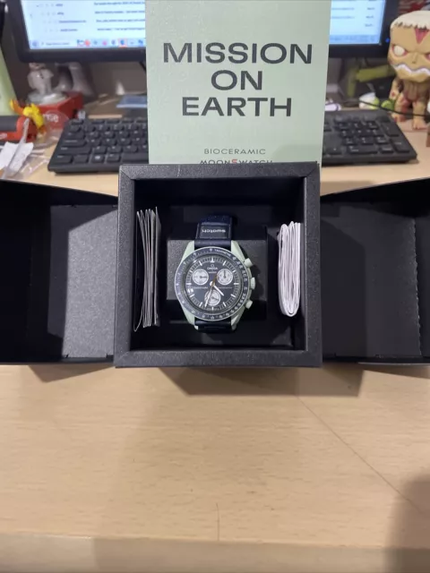 OMEGA x Swatch Speedmaster MoonSwatch - Mission To Earth - SO33G100