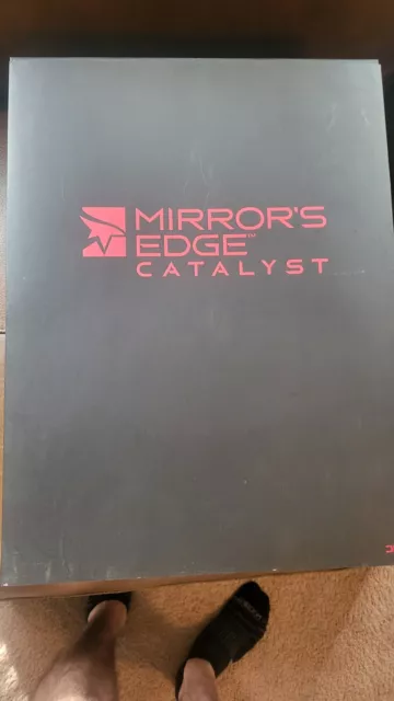 Mirrors Edge Catalyst Edición de Coleccionista - PlayStation 4 **Sin Juego**