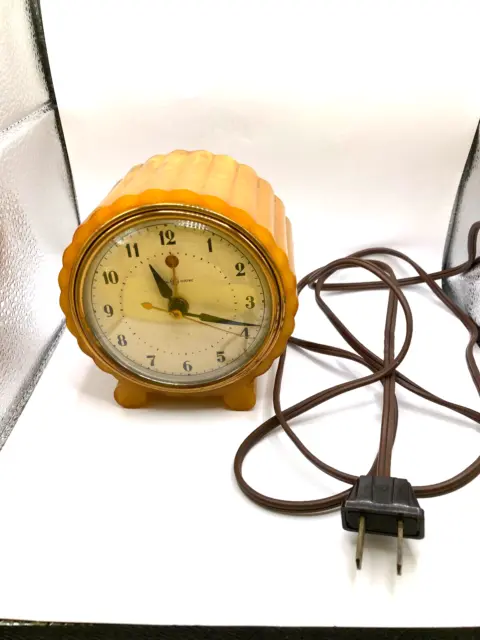 1930's GE Catalin Alarm Clock Model # 7H80 "Julep"