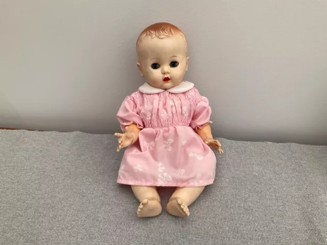 CUTE VINTAGE 1950s HARD PLASTIC  13"  ROSEBUD  BABY DOLL.