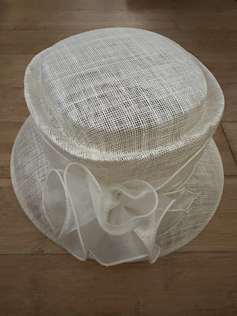 Bellissimo cappello vintage corse di nozze madre della sposa/sposo di BHS crema