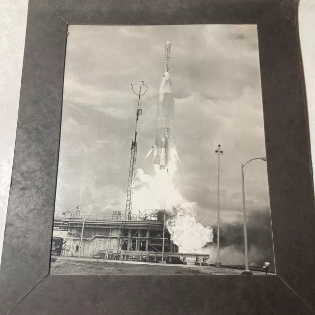 8 x 10 photograph of United States rocket launch Space Travel NASA? Original MB6