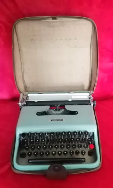 Máquina de escribir vintage Olivetti Lettera 22