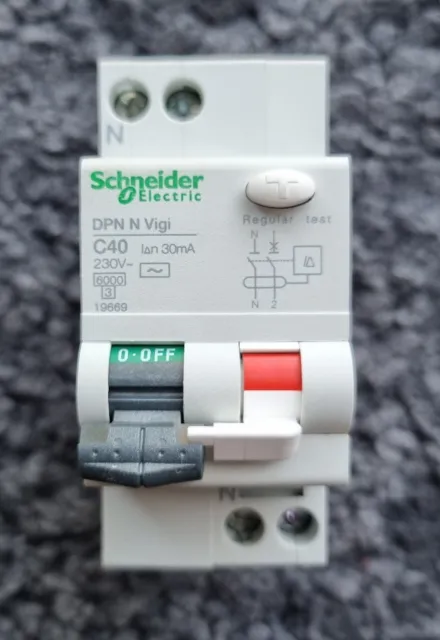 Schneider Electric RCCB C40 30mA 230V 2 poli modello 19669