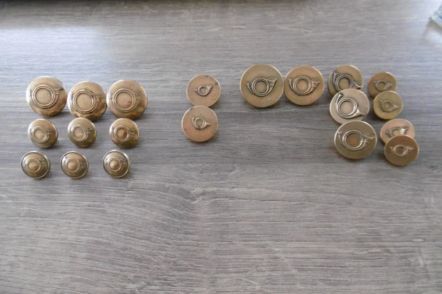Lot de 20 d'anciens boutons de chasseur a pieds alpin